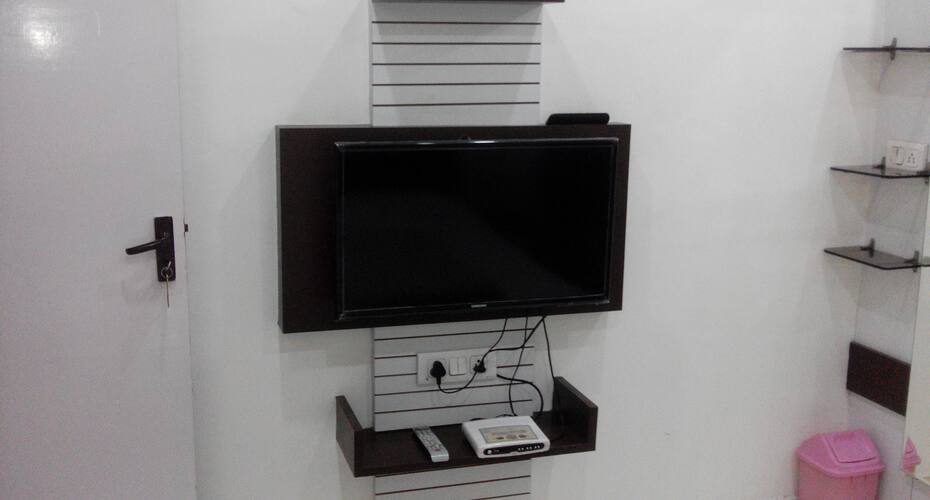 Hotel Surya Clock Tower Road, Ludhiana 5